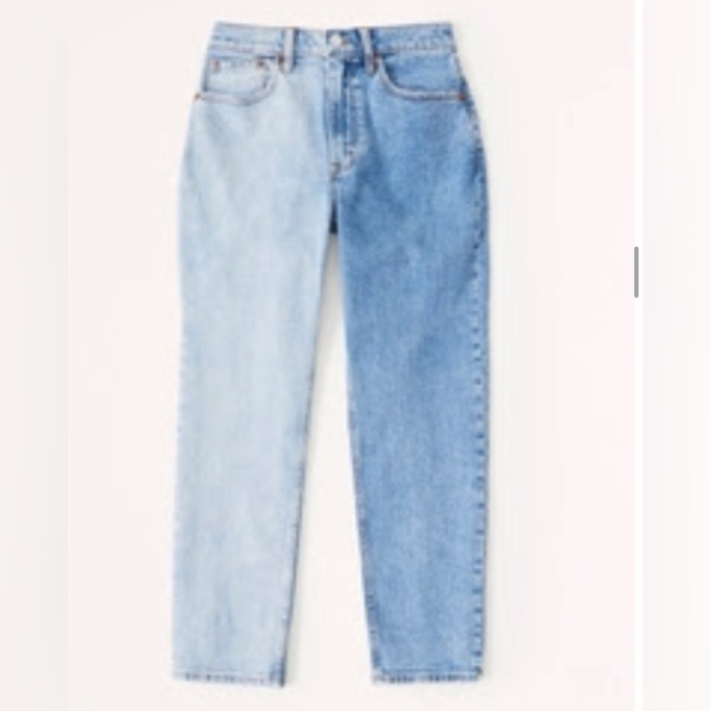 Abercrombie & Fitch Curve Love High Rise Mom Jeans, size 26